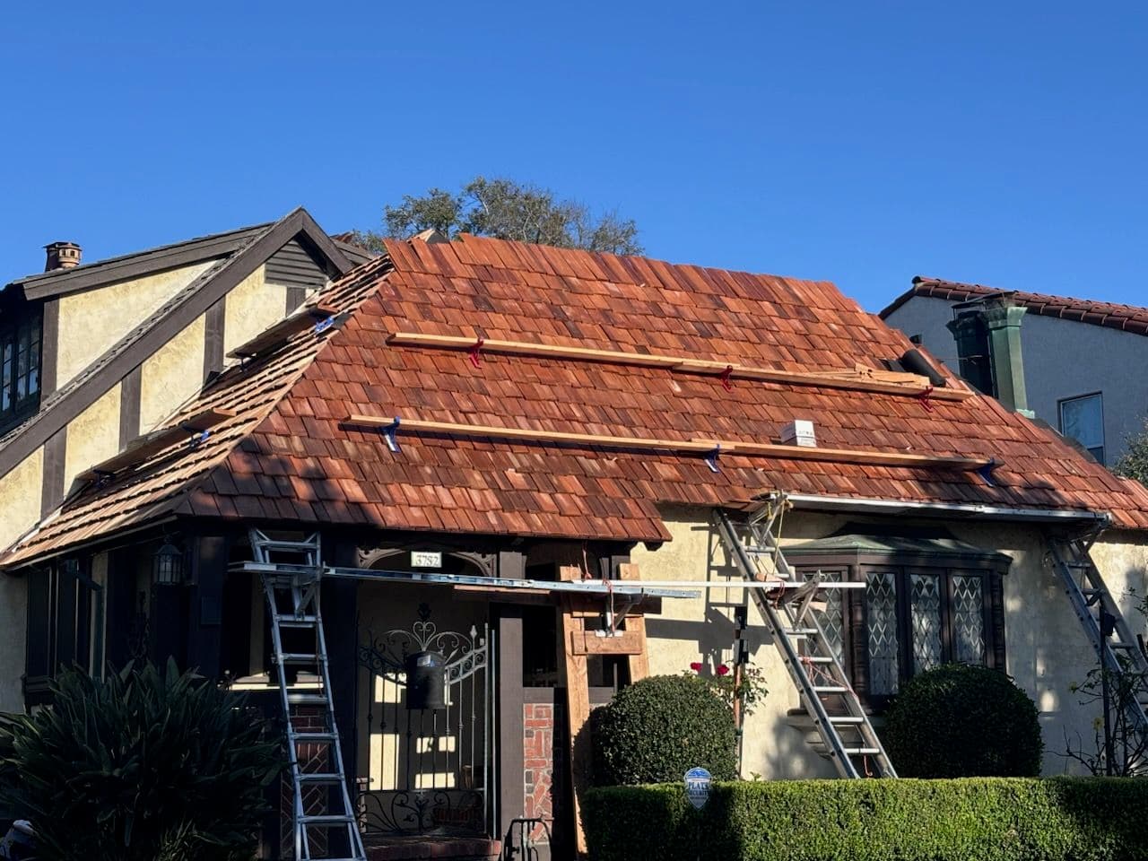 Historic Home Gets Premium Heavy Wood Shake Roof in Bixby Knolls